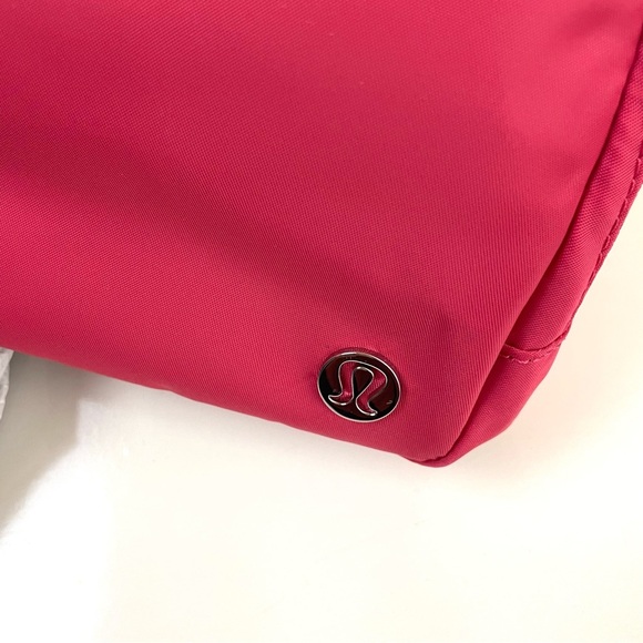 lululemon Everywhere Belt Bag 1L CERI NWT - Picture 10 of 13